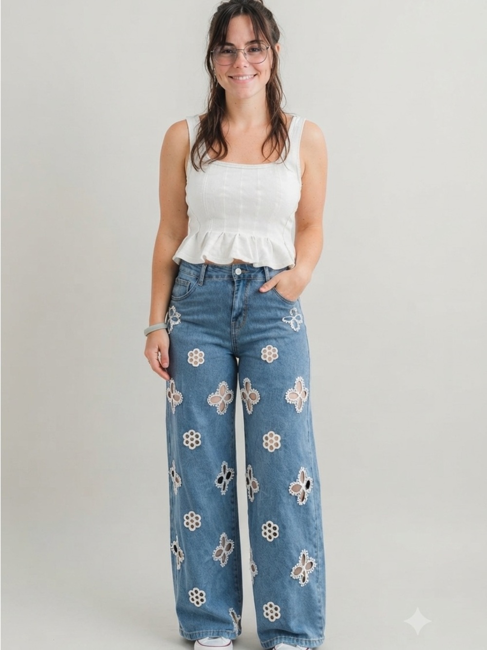 The Noli Shop NWOT Kaia Pearl High Rise Embellished Wide Leg Jeans Size 25